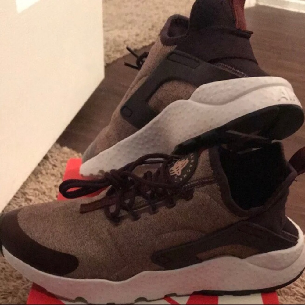 Women’s Nike Huraches